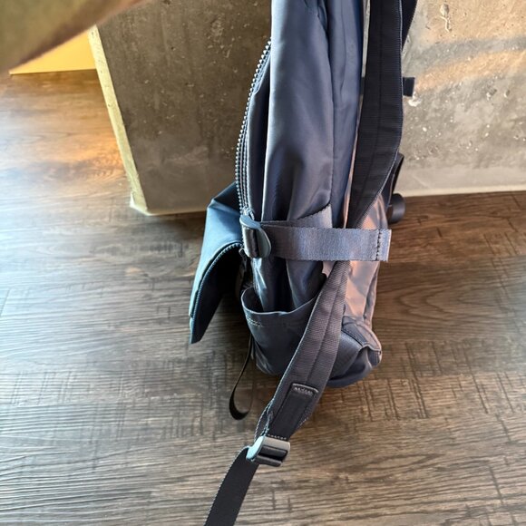 Lululemon New Crew Backpack 22L True Navy - Picture 7 of 9